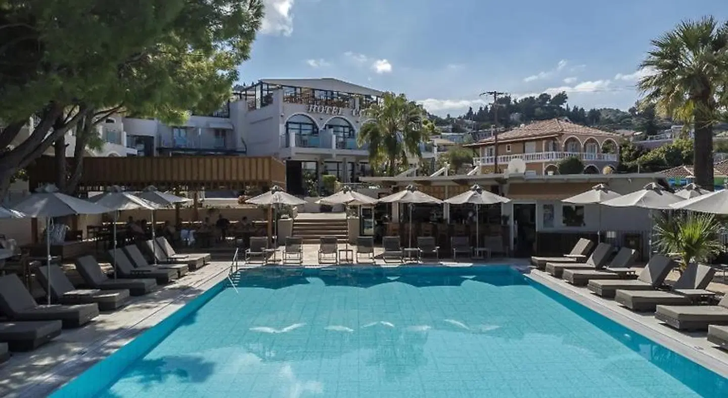 Contessa Hotel OUTDOOR_POOL