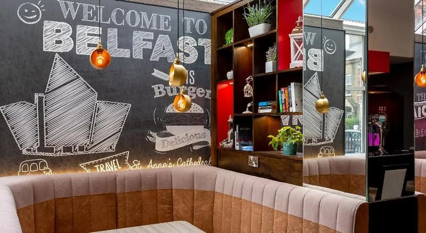 ibis Belfast Queens Quarter Bar