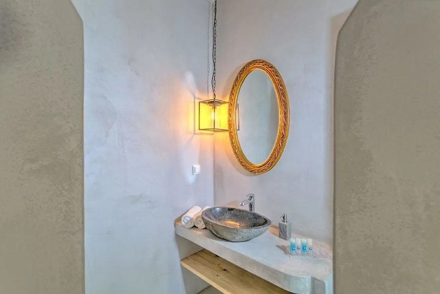 9 Muses Exclusive Apartments Badezimmer