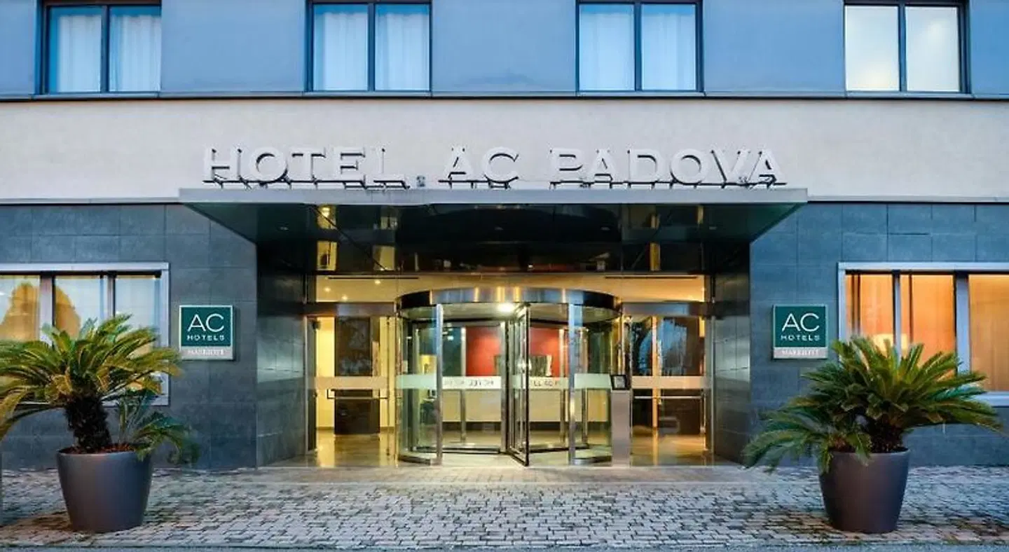 AC Hotel by Marriott Padova EXTERIOR