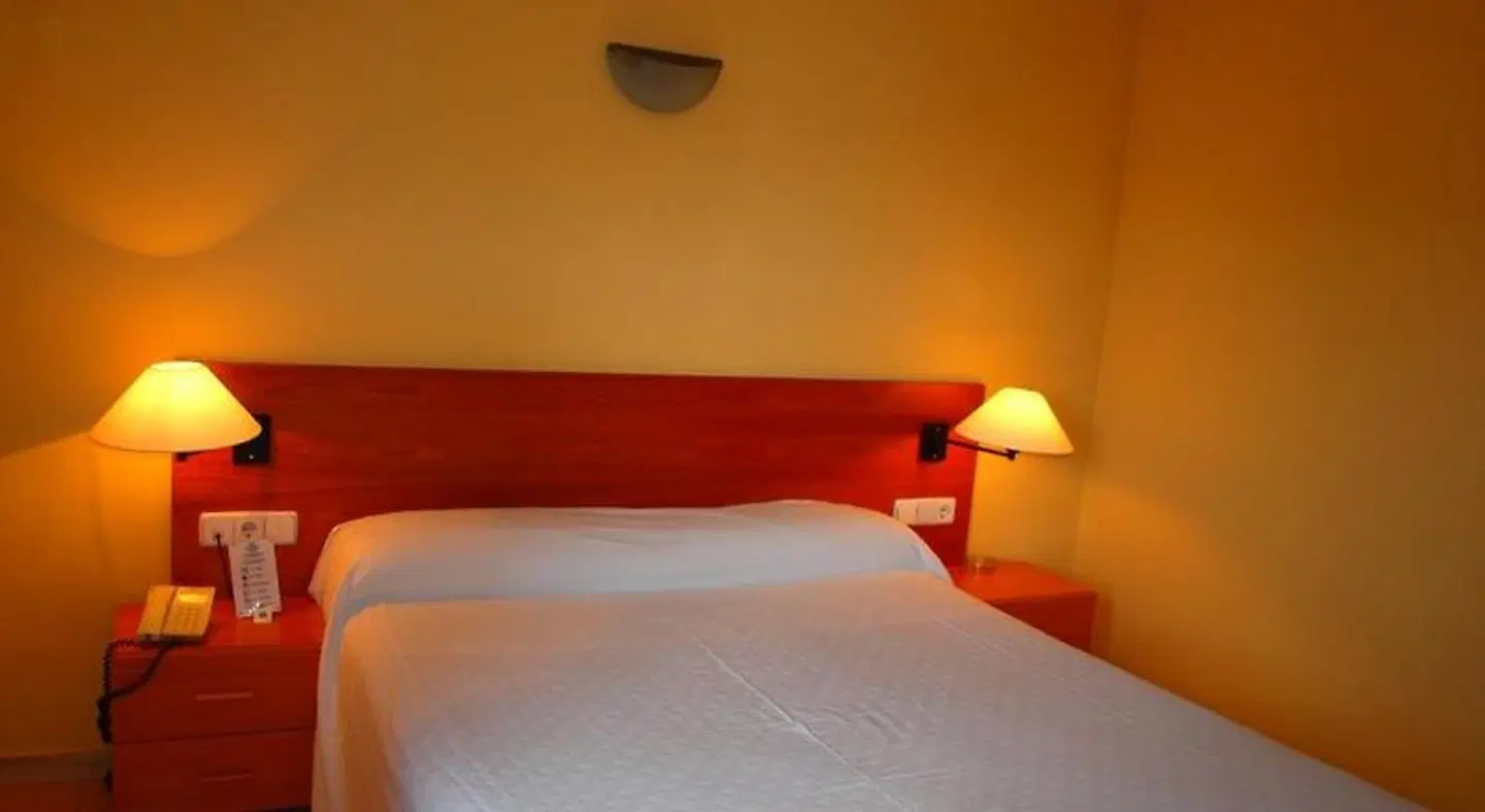 Aparthotel Bertrán ROOM_EXAMPLE