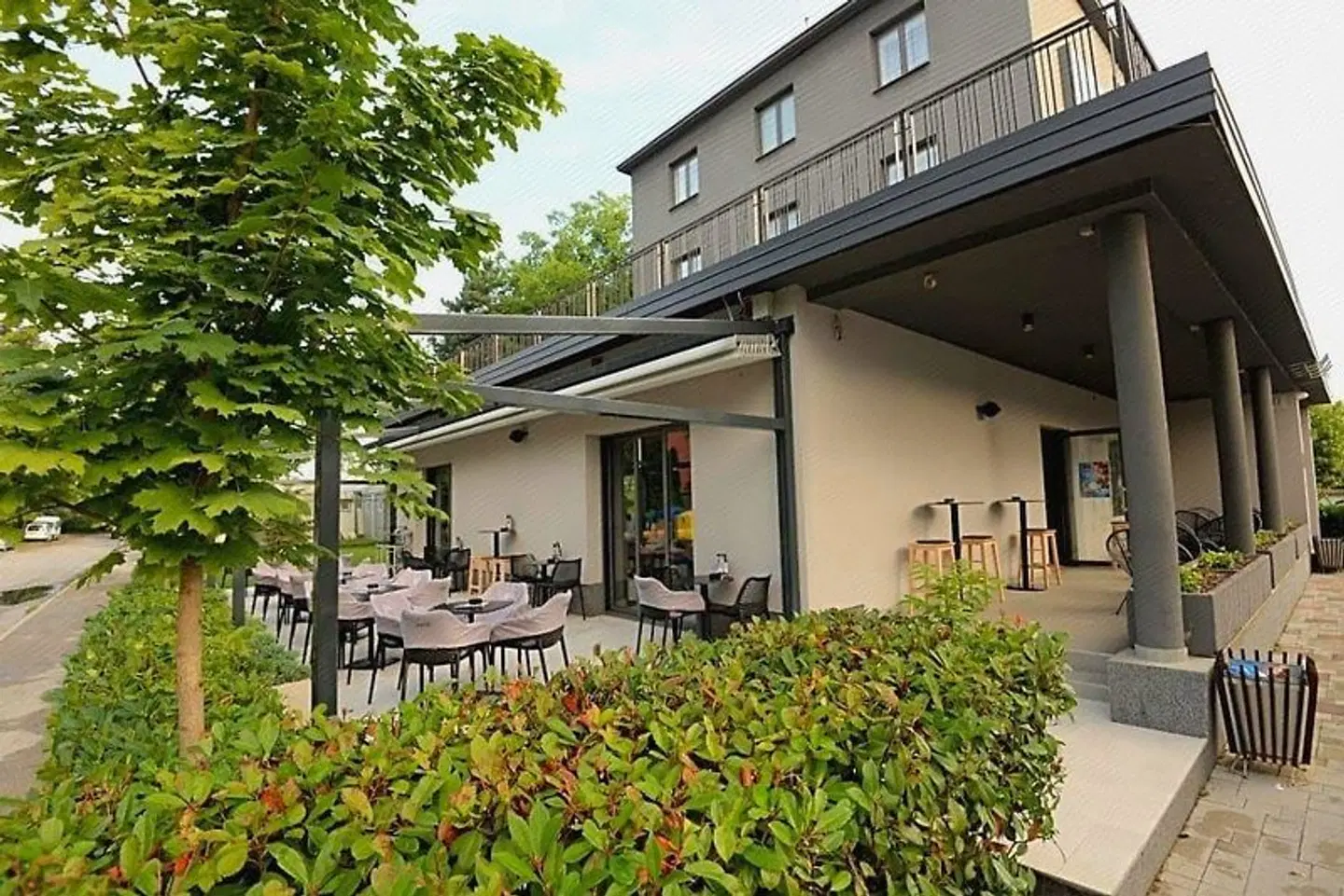 The Loop Hotel EXTERIOR