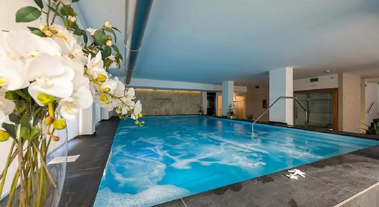 Zenit Hotel Hallenbad