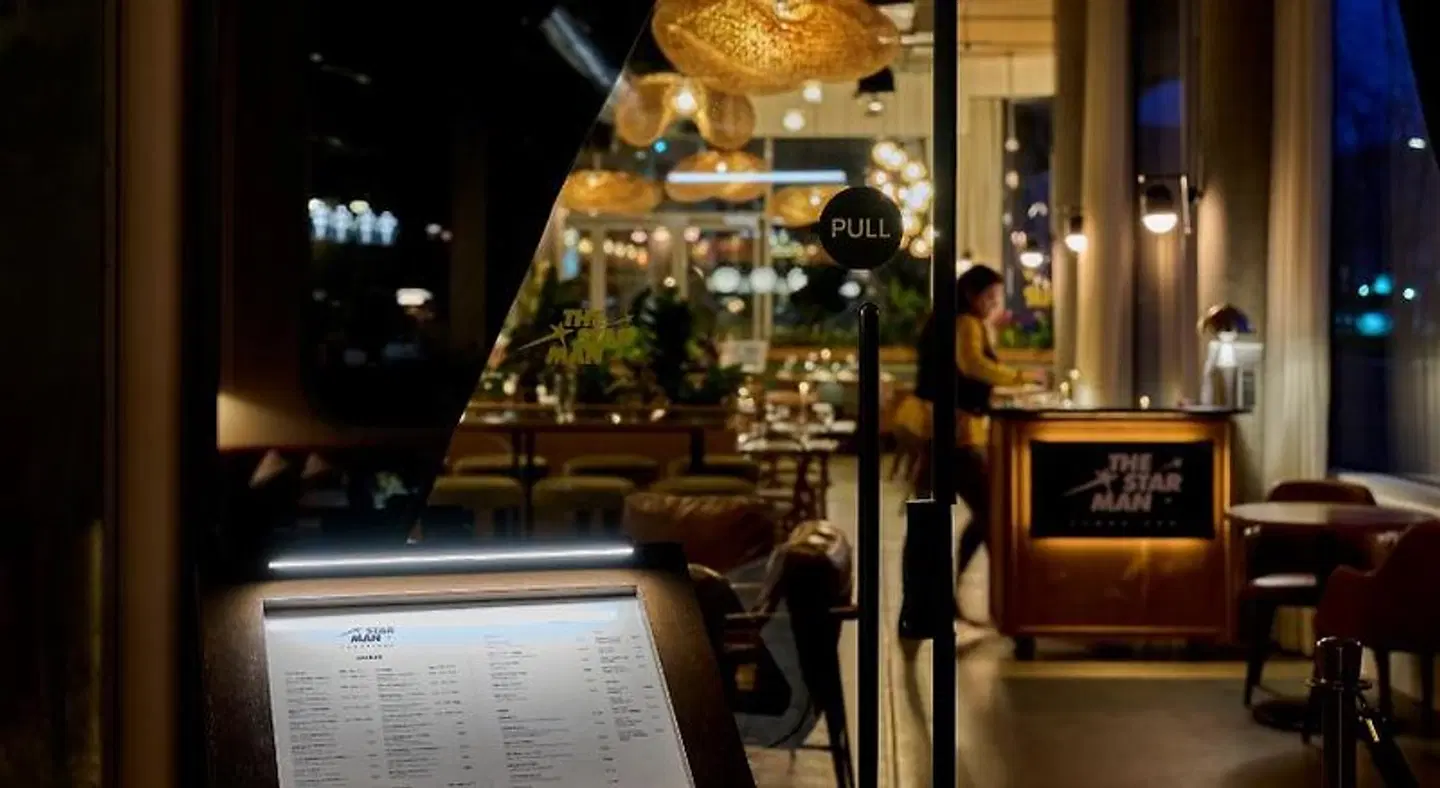 Hyatt Centric Cambridge Bar
