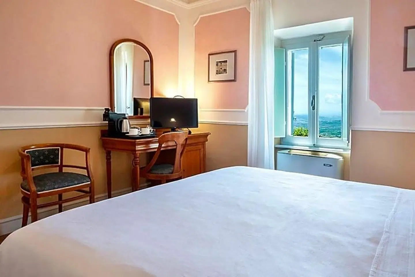 Monteconero ROOM_EXAMPLE