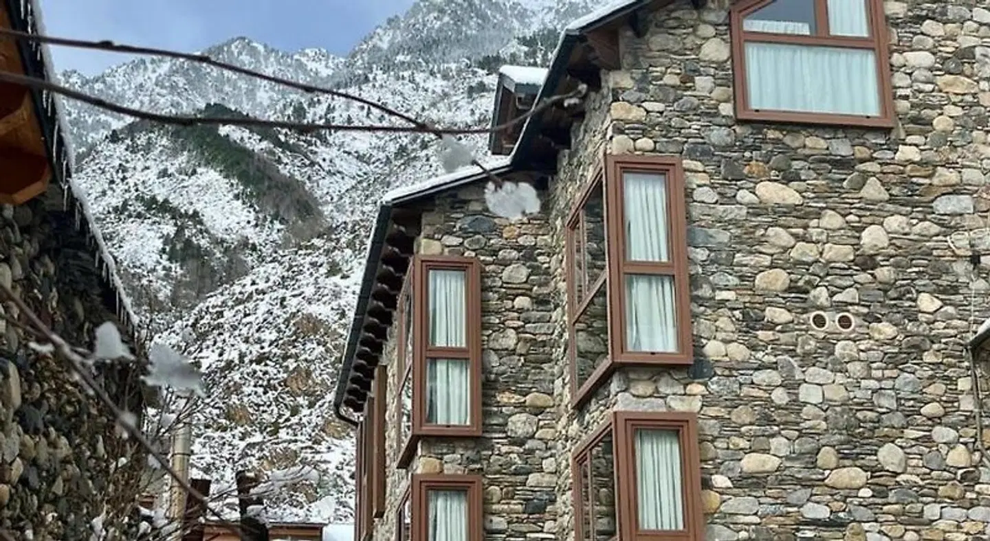 Hotel La Neu EXTERIOR