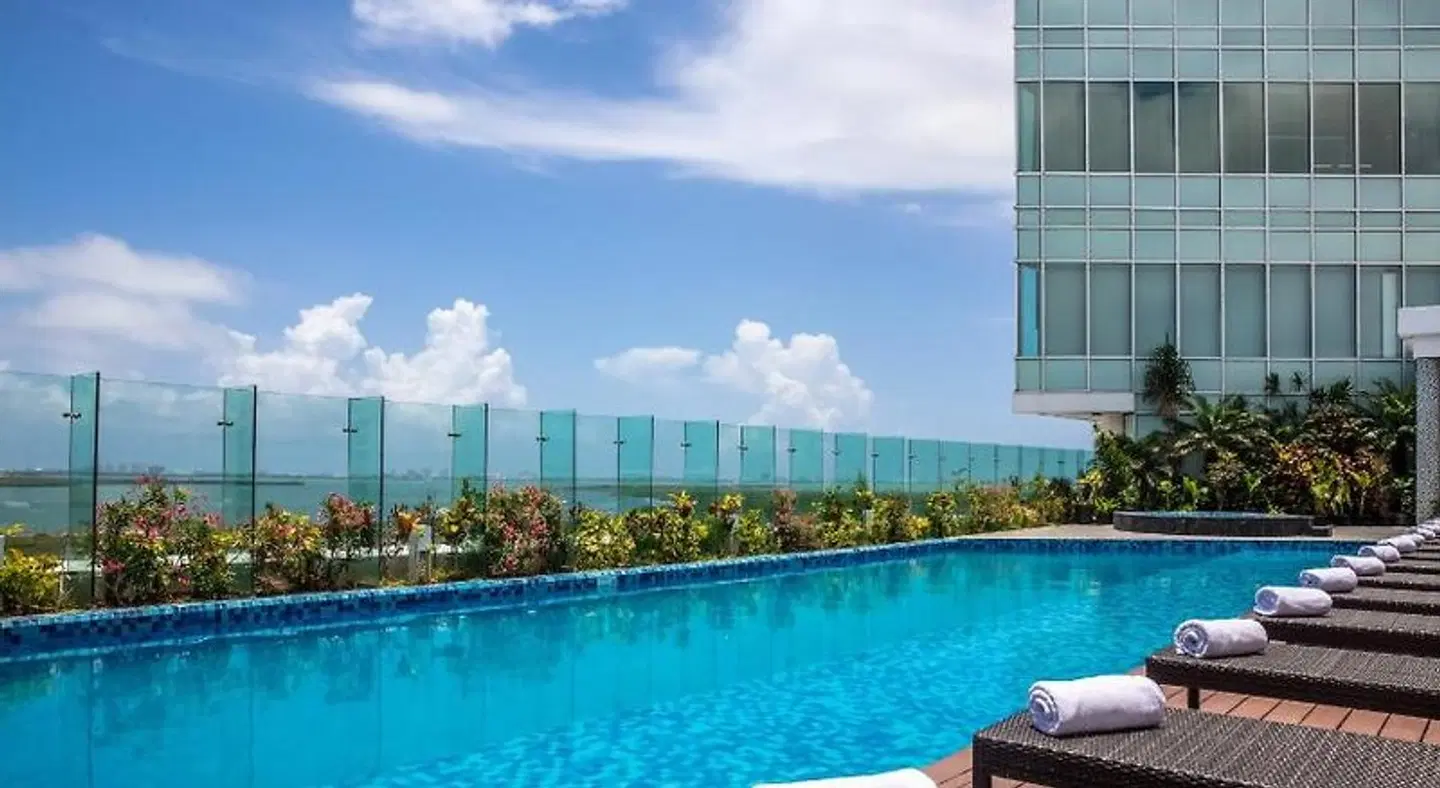 Fiesta Inn Cancun Las Americas OUTDOOR_POOL
