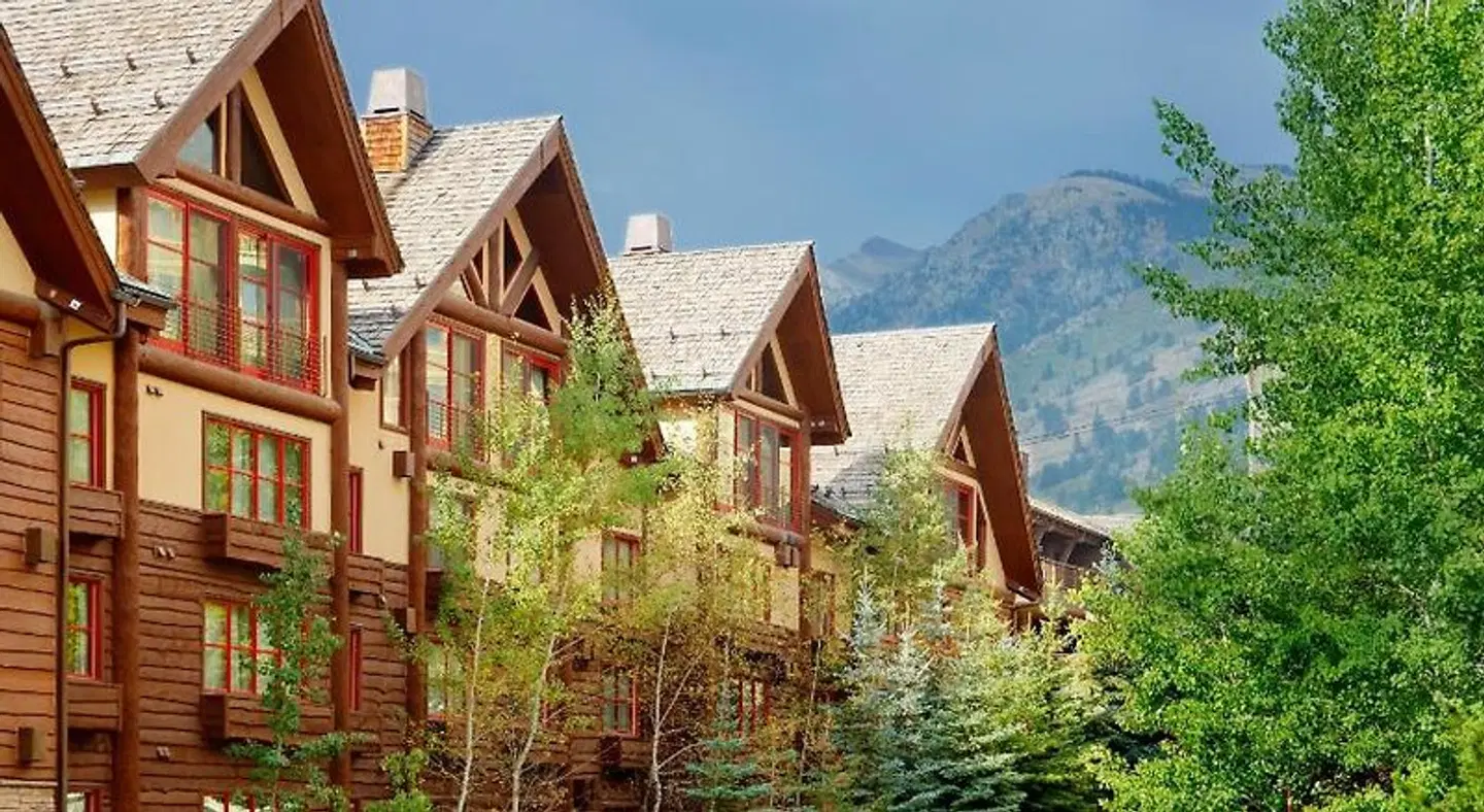 Snake River Lodge & Spa EXTERIOR