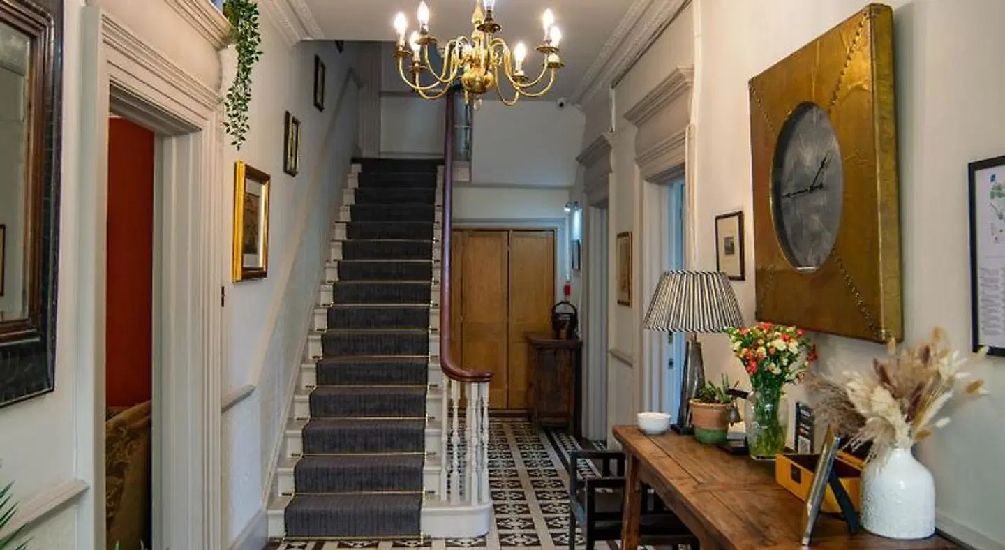 Dorian House ROOM_EXAMPLE