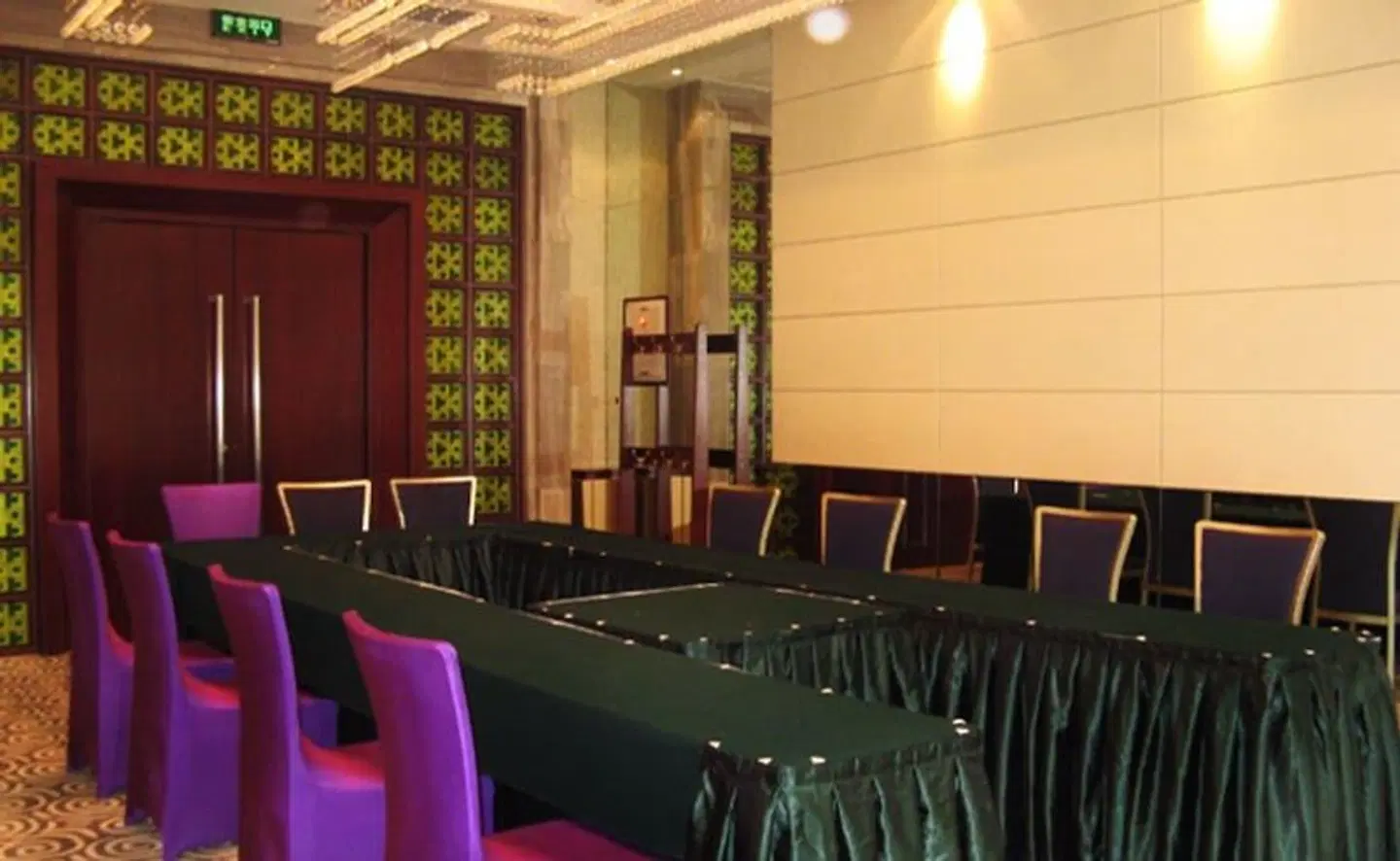 Vision Hotel Bar