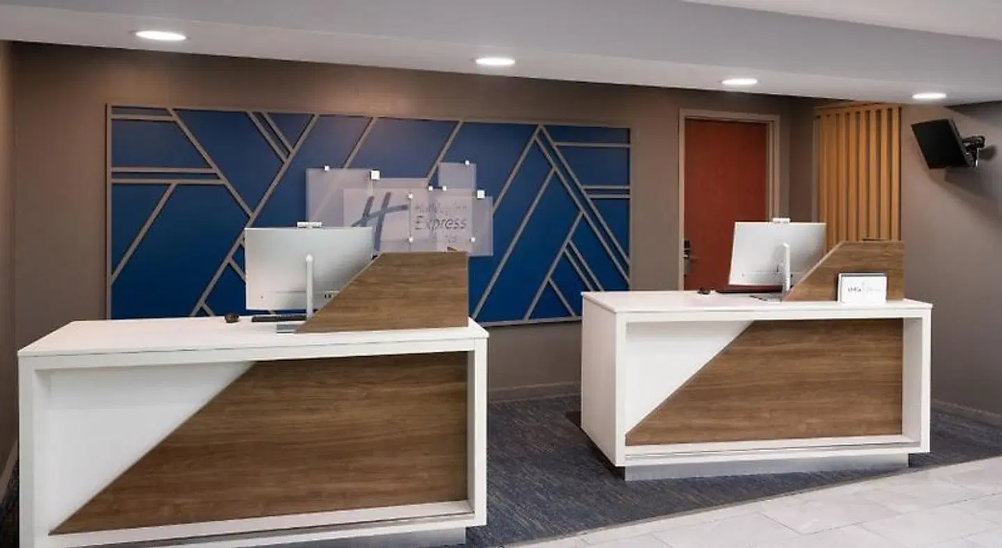 Holiday Inn Express & Suites Chaffee-Jacksonville West by IHG ROOM_EXAMPLE