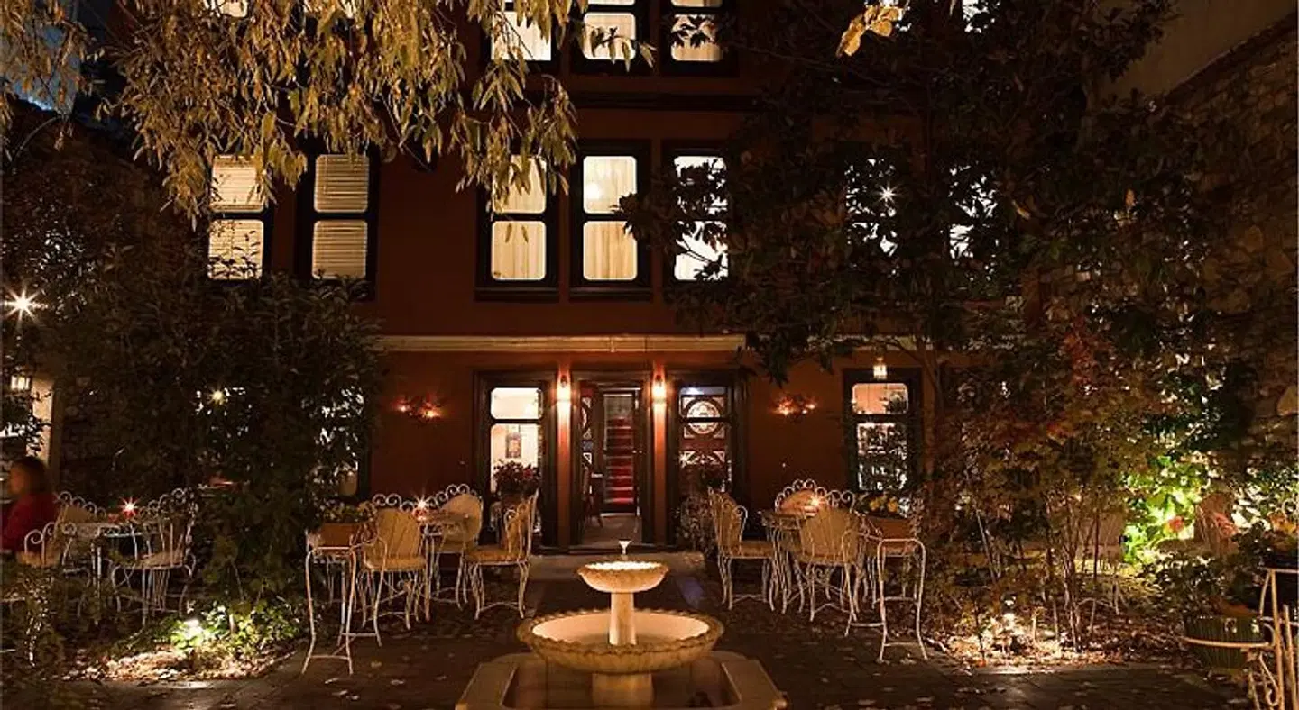 Kitapevi Hotel Bar