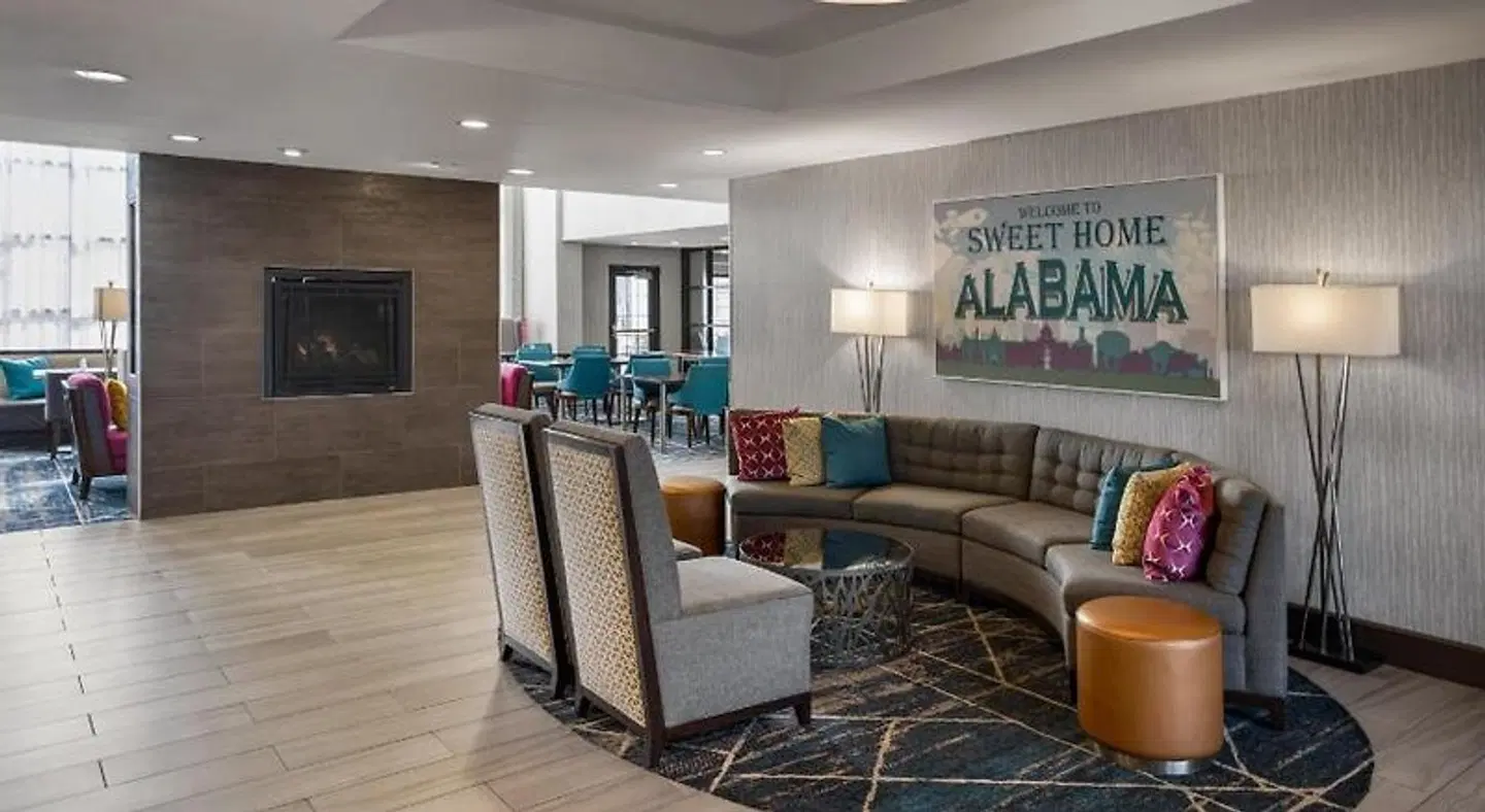 Homewood Suites by Hilton Montgomery EastChase Bar