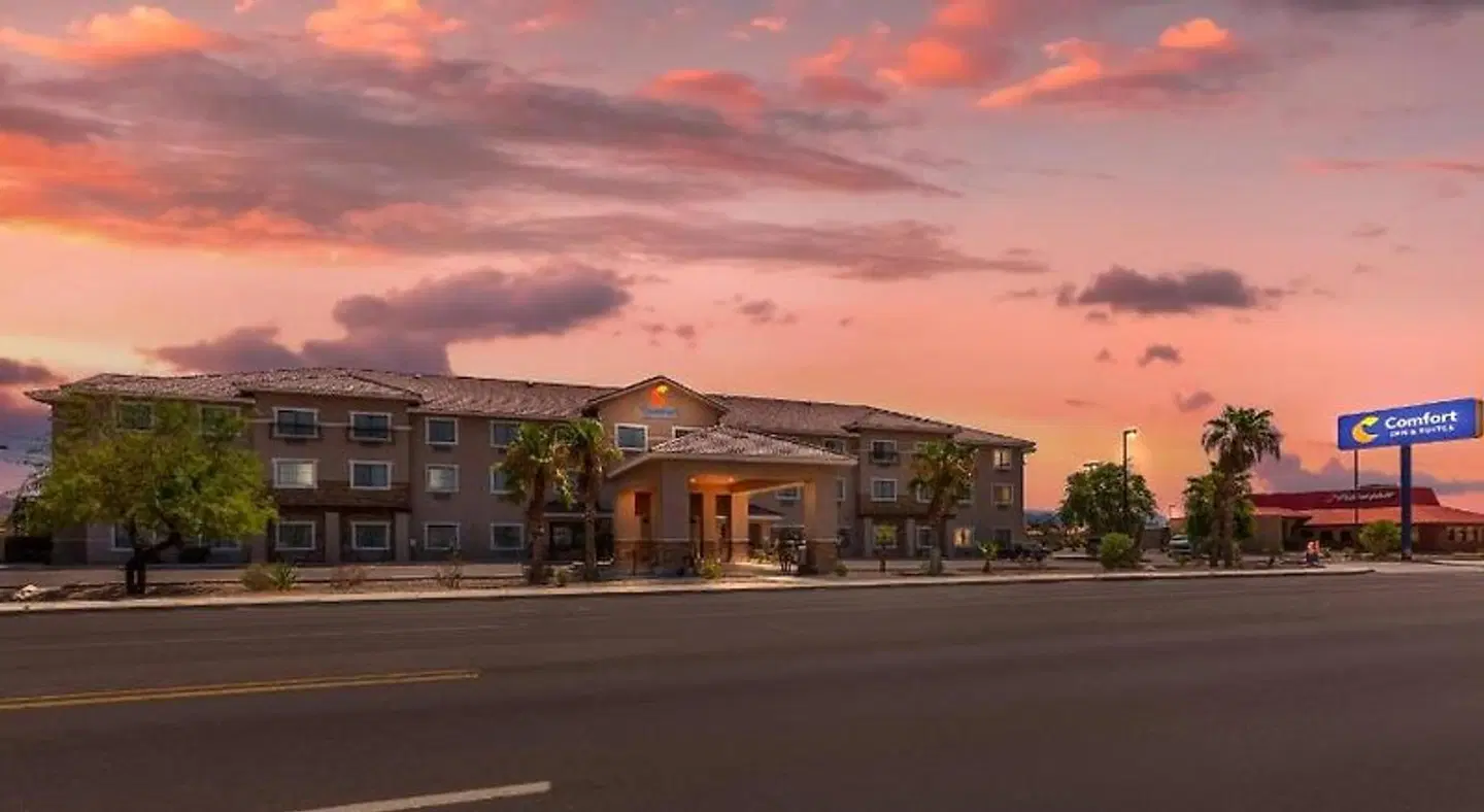 Comfort Inn & Suites Yuma EXTERIOR