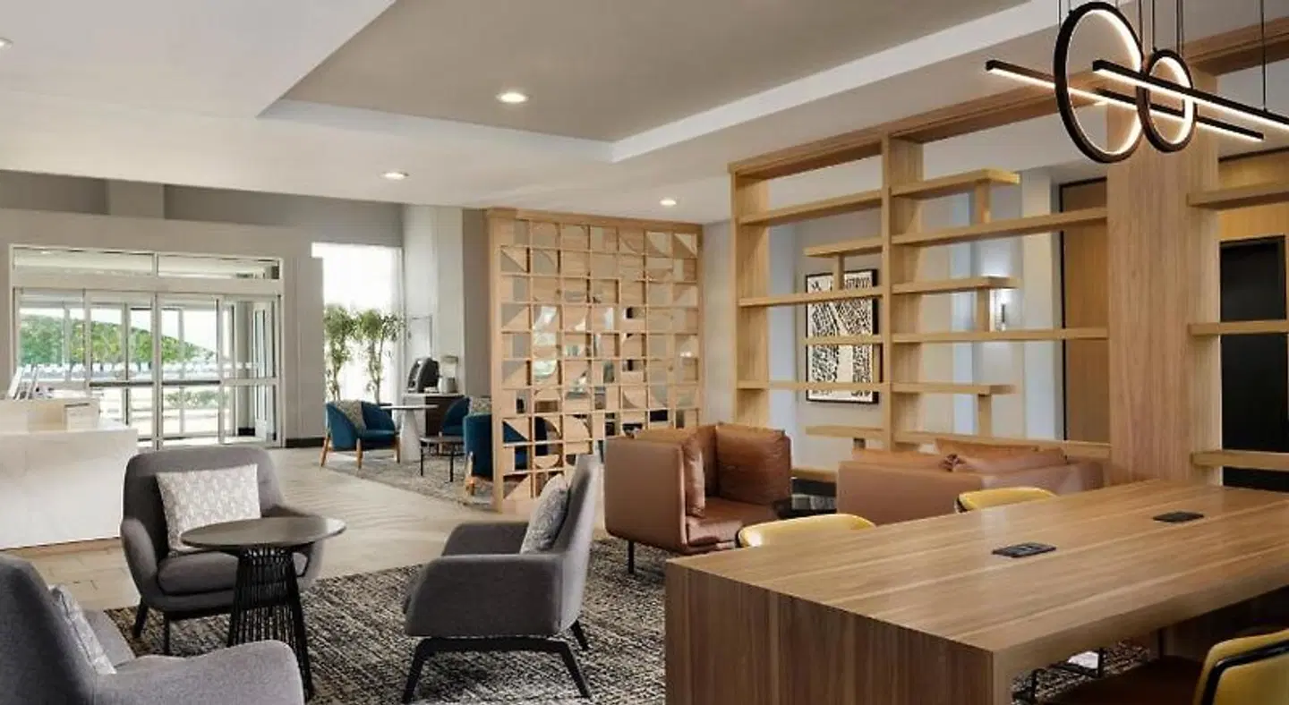 Holiday Inn Meridian E - I-20 / I-59 by IHG LOUNGE_LOBBY