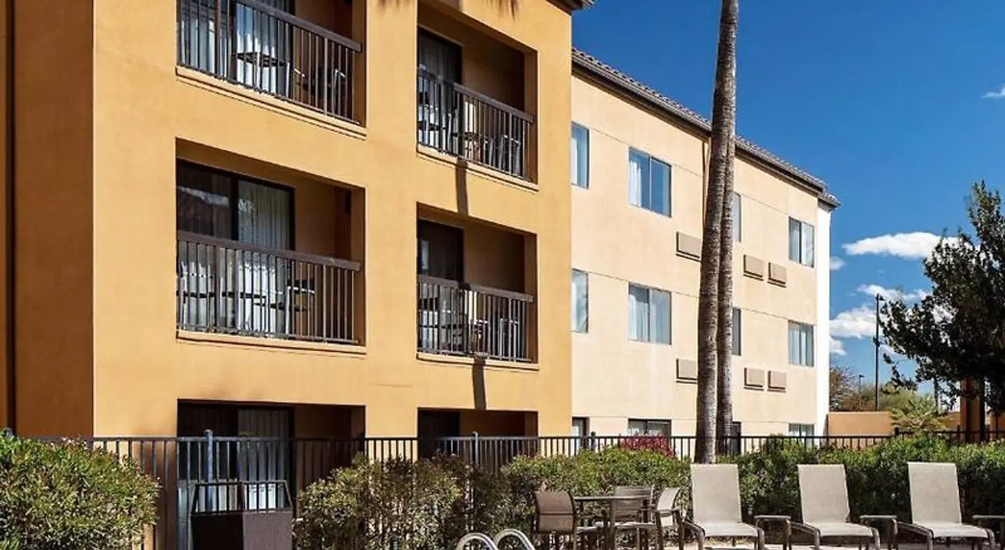 Courtyard by Marriott Tucson Williams Centre EXTERIOR