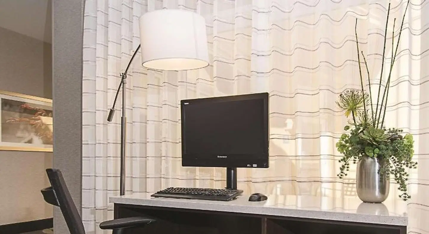 La Quinta Inn & Suites Ontario Airport MODEL_IMPRESSION