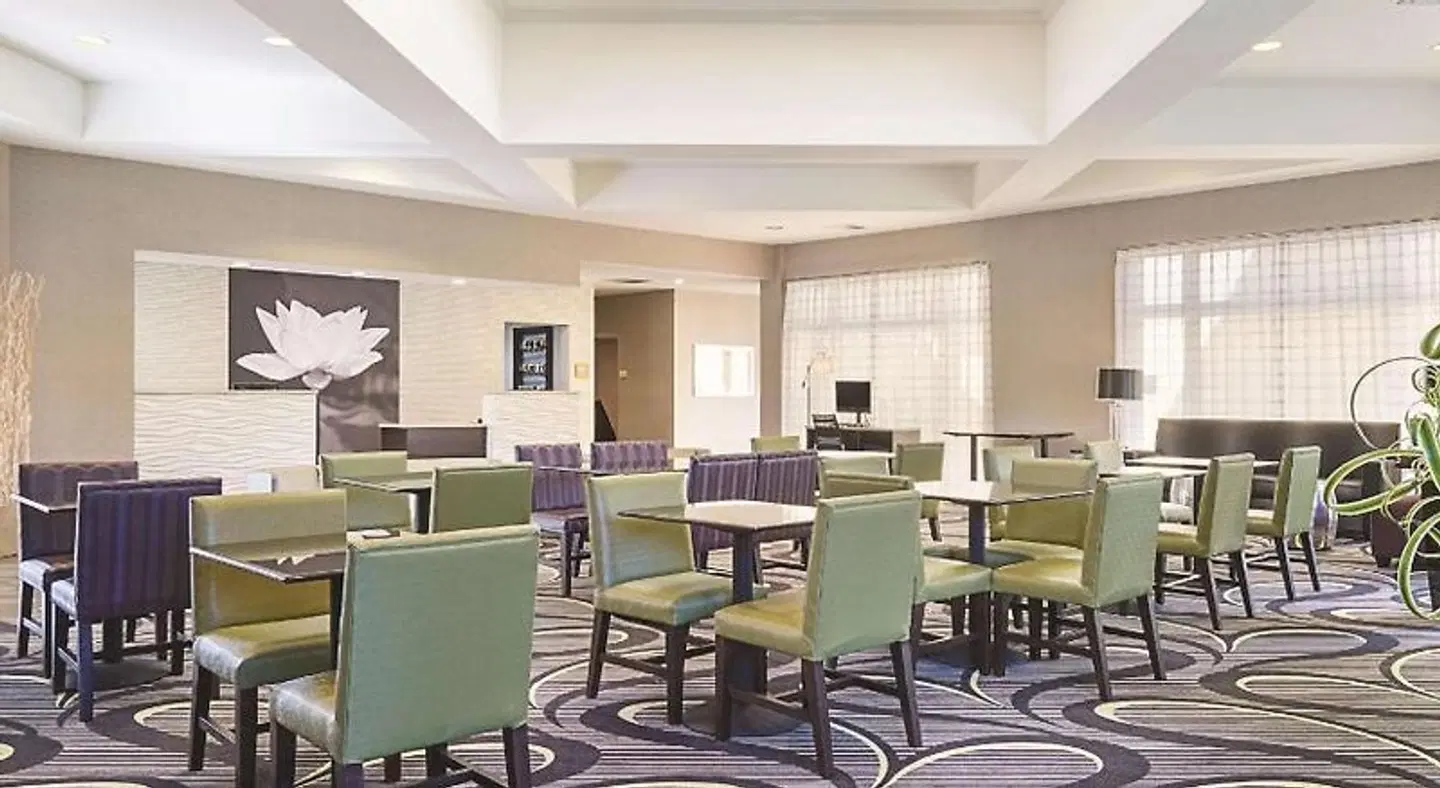 La Quinta Inn & Suites Ontario Airport Restaurant