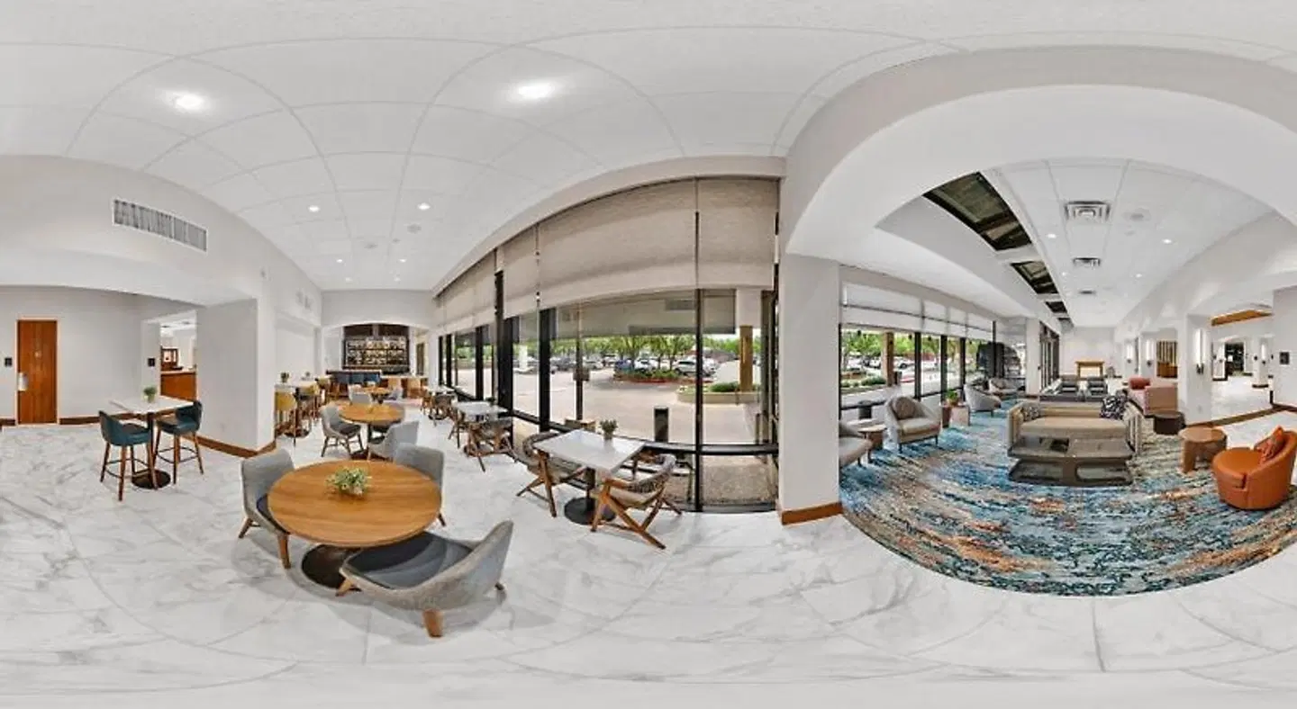 DoubleTree by Hilton Houston Medical Center Hotel & Suites Bar