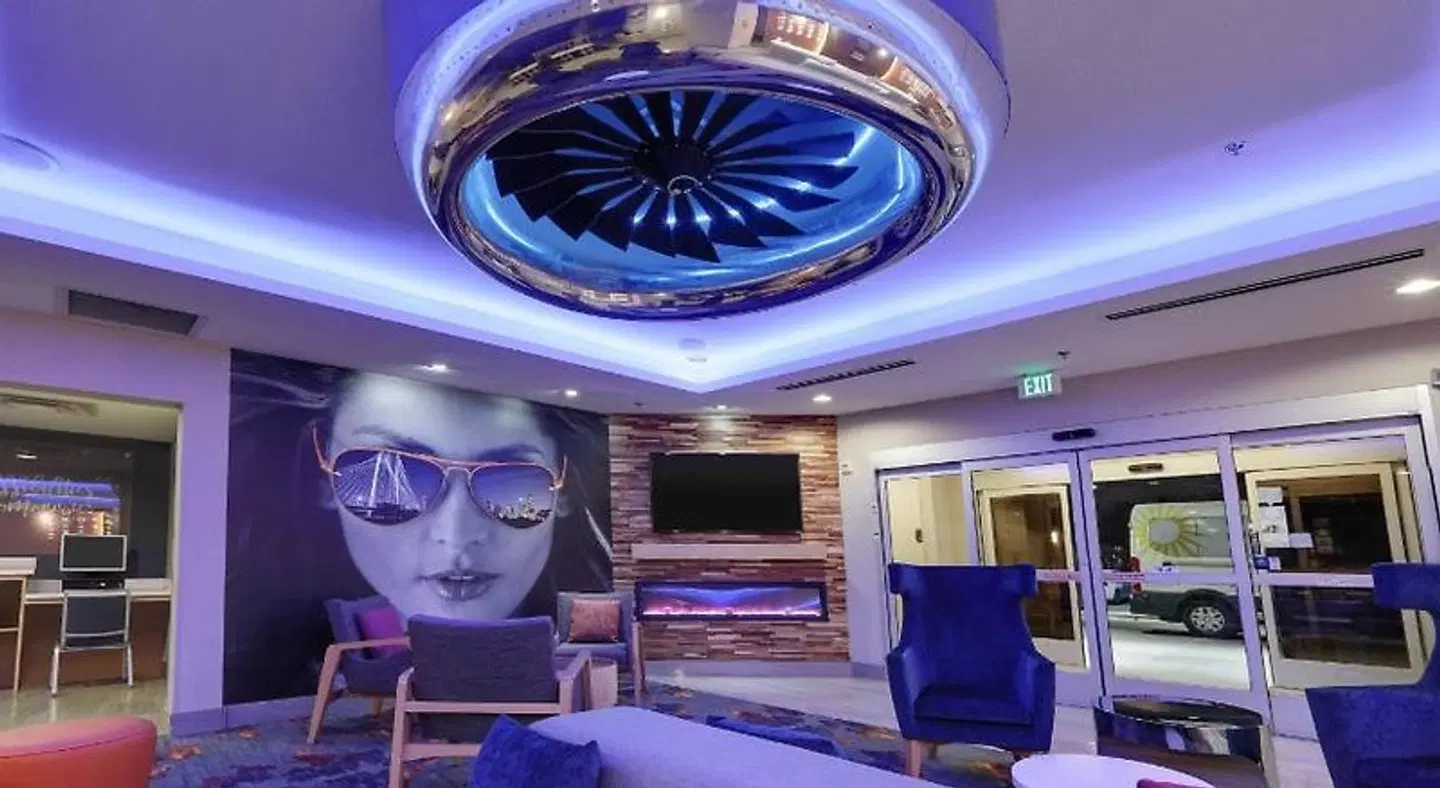 La Quinta Inn & Suites by Wyndham Dallas Love Field HEALTH_BEAUTY