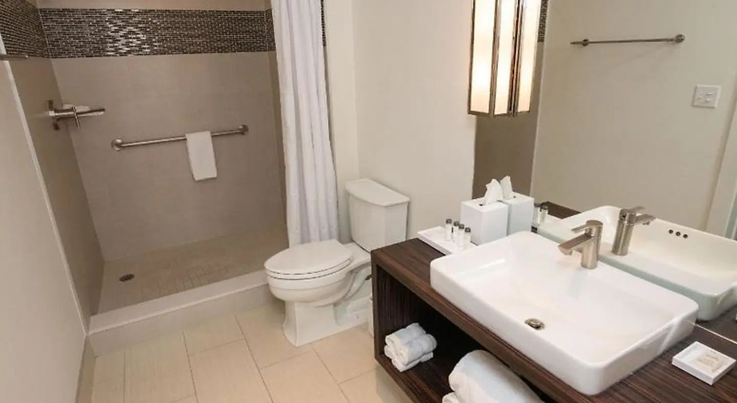 The Tremont House A Wyndham Grand Hotel Badezimmer
