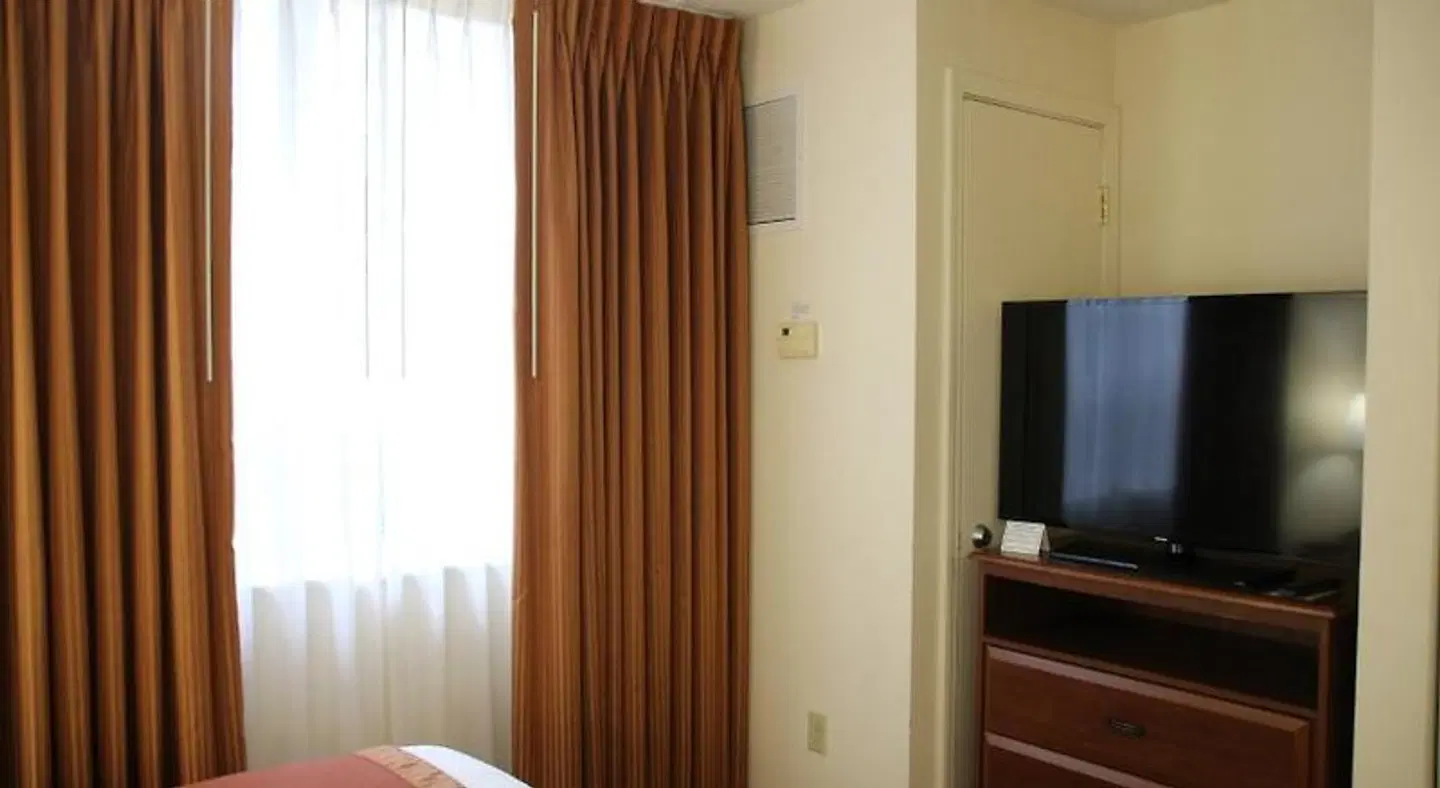 Hawthorn Suites by Wyndham Louisville East ROOM_EXAMPLE