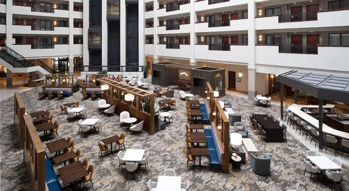 Embassy Suites by Hilton Lincoln Restaurant