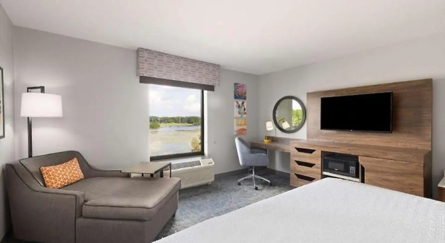Hampton Inn and Suites Savannah-Airport ROOM_EXAMPLE