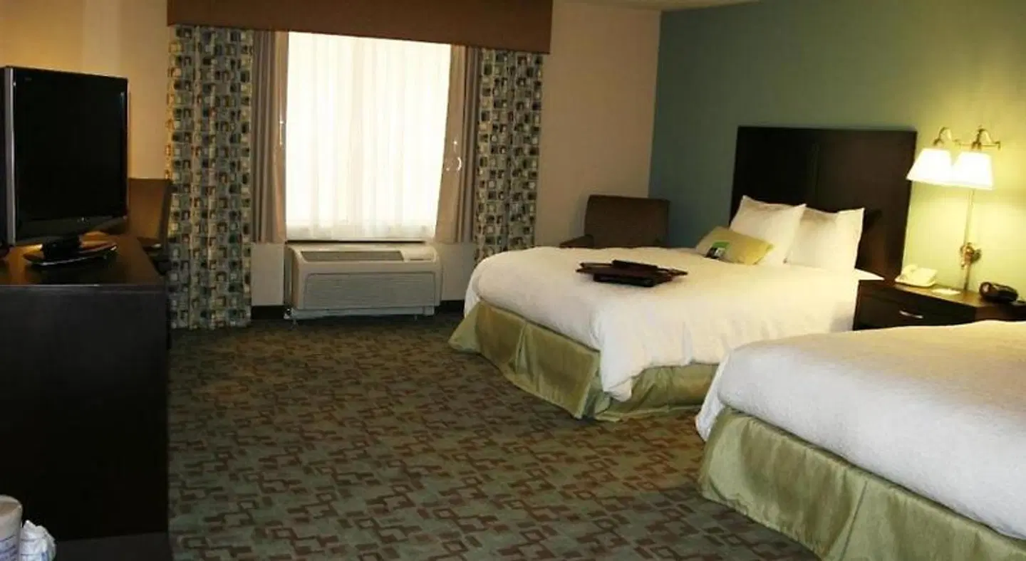 Hampton Inn and Suites Savannah-Airport ROOM_EXAMPLE