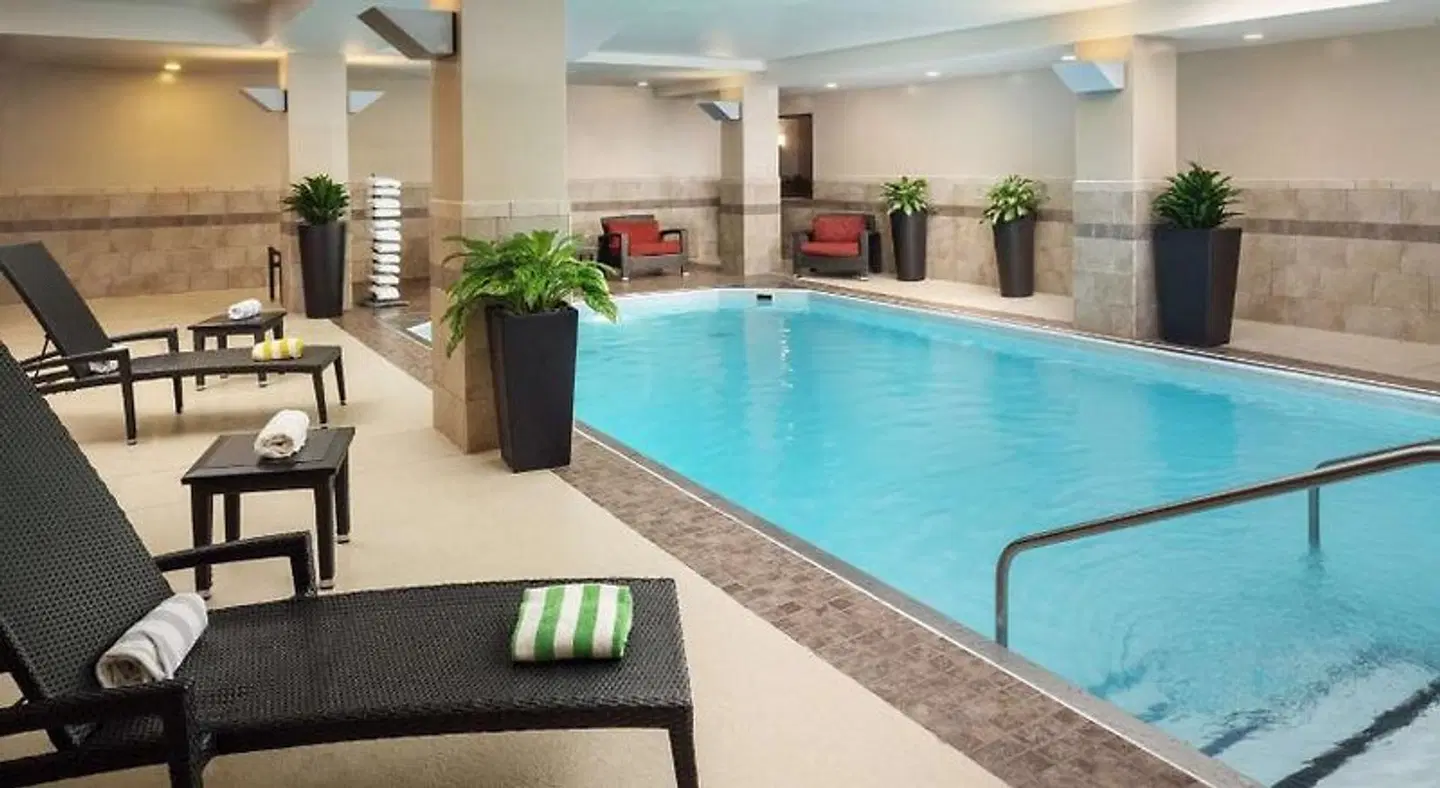 Embassy Suites by Hilton Saint Louis - Downtown Hallenbad