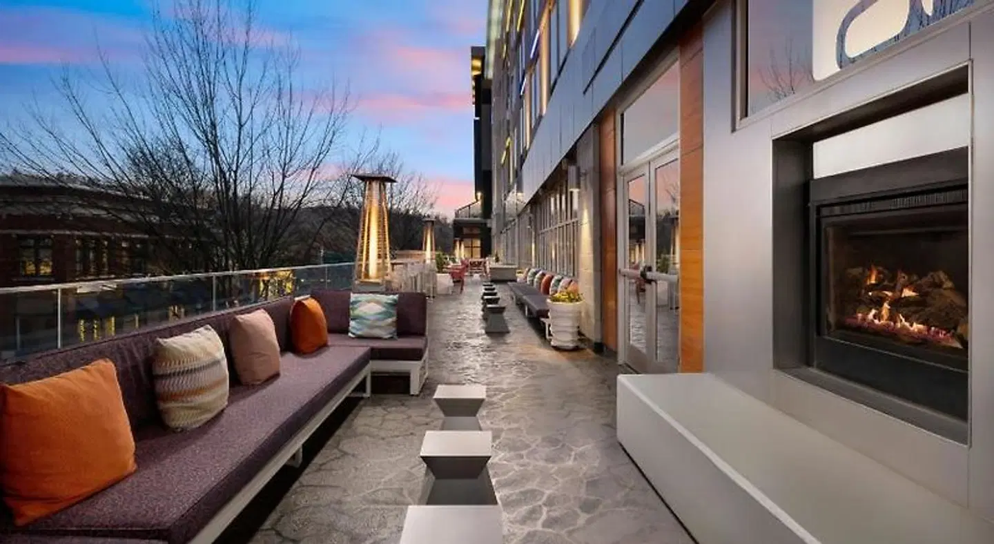 Aloft Asheville Downtown Terrasse