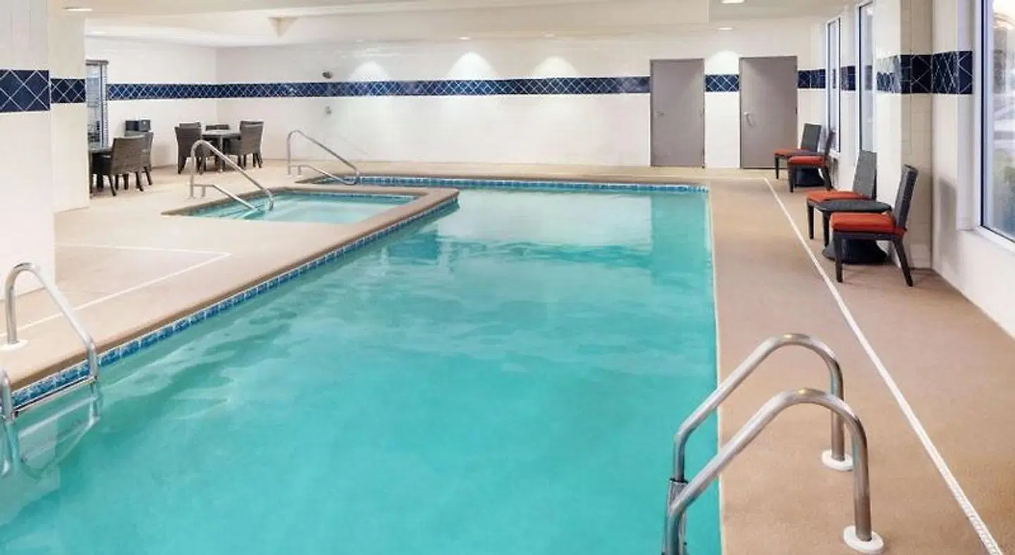 Hampton Inn & Suites Savannah - I-95 South - Gateway Hallenbad