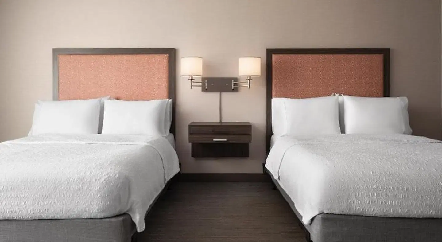 Hampton Inn & Suites Yonkers - Westchester ROOM_EXAMPLE