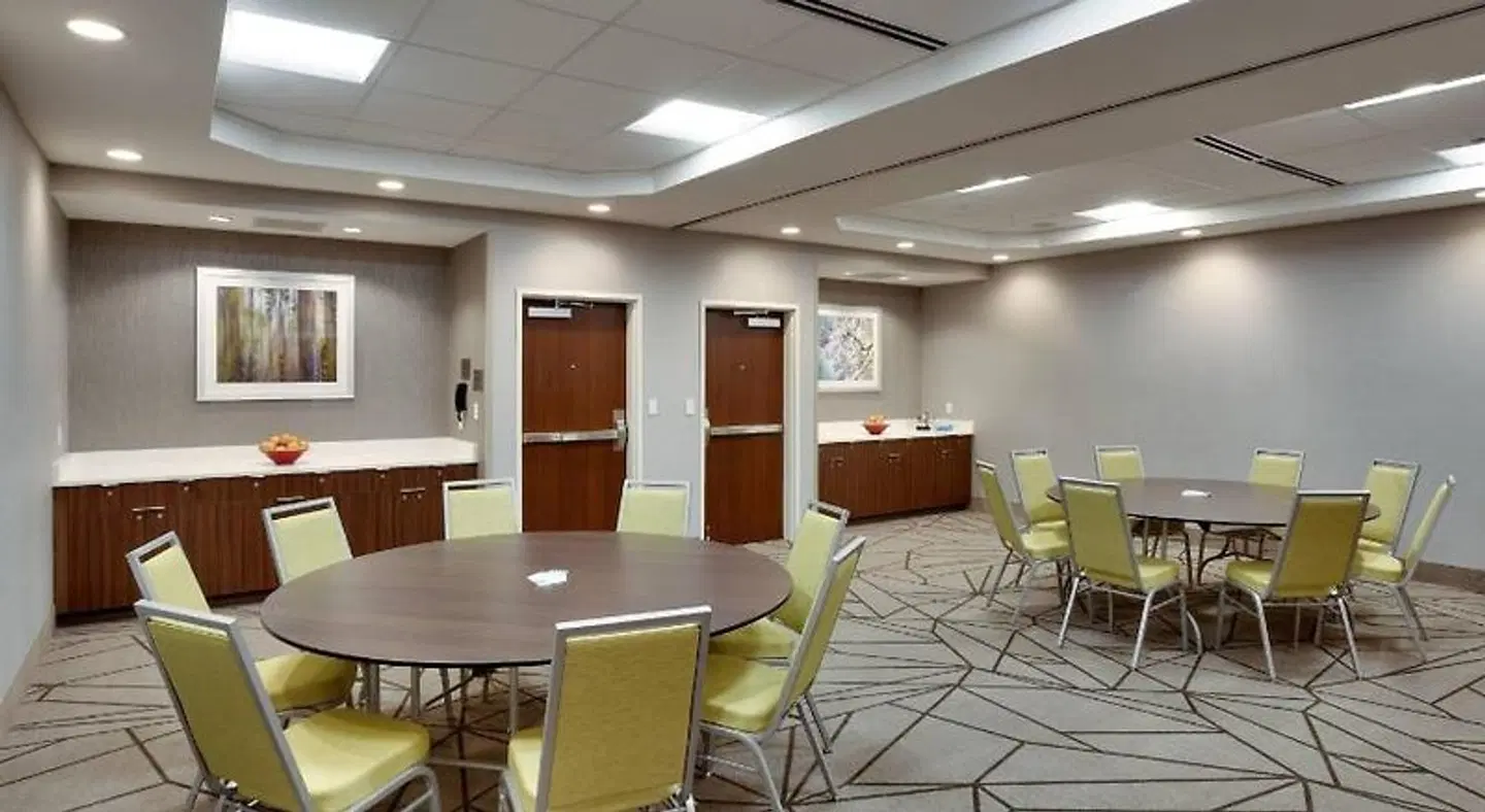 Fairfield by Marriott Inn & Suites Springfield North LOUNGE_LOBBY