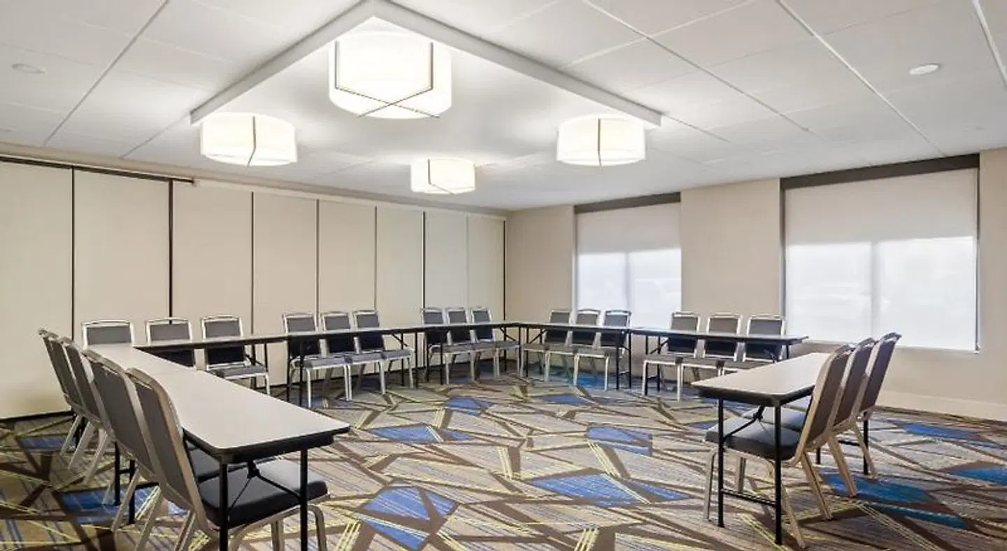 Holiday Inn Exp.&Suites South East/Medical Ctr Area Konferenz