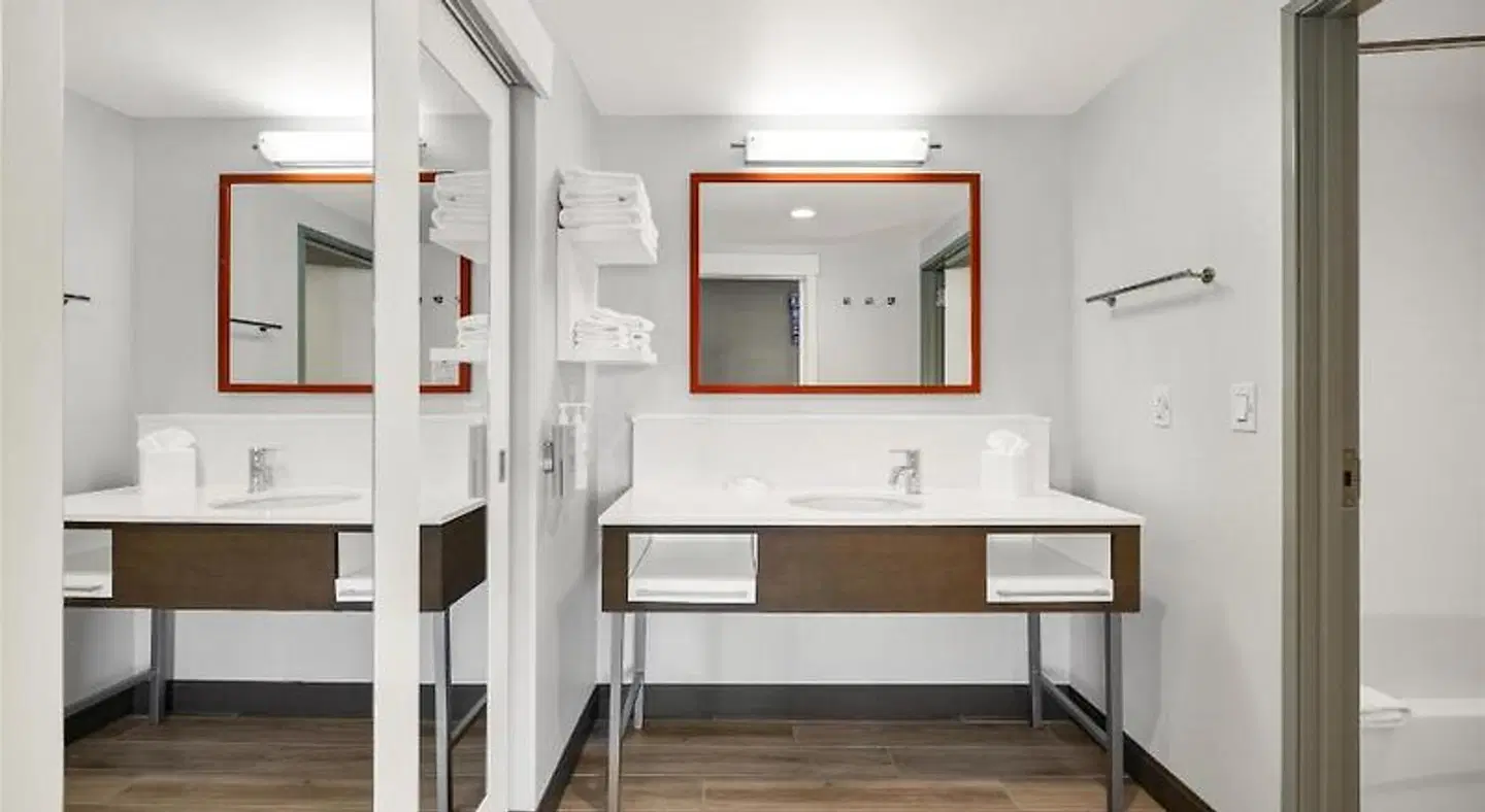 Hampton Inn & Suites Logan ROOM_EXAMPLE
