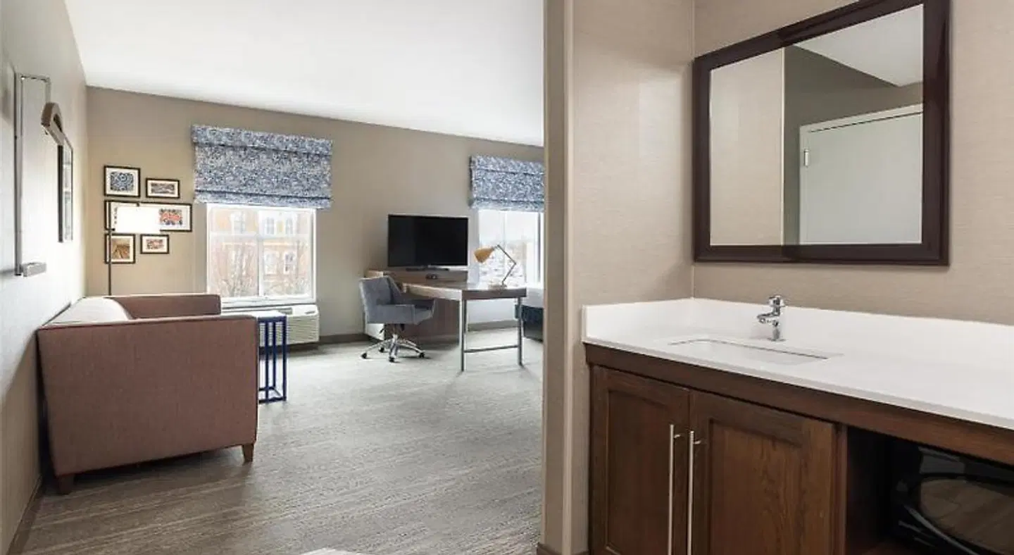 Hampton Inn & Suites Logan Badezimmer