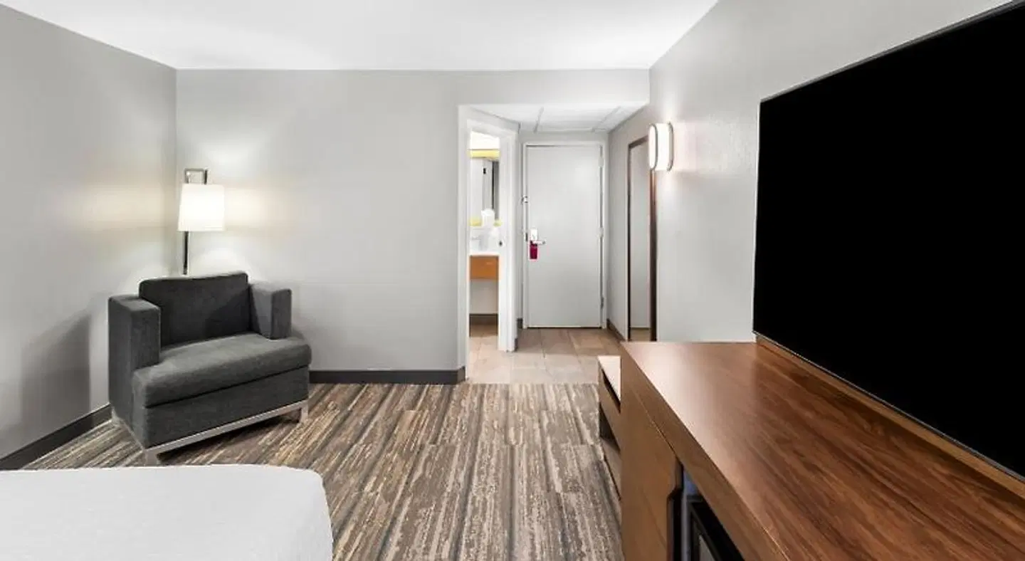 Hampton Inn Indianapolis-Ne/Castleton ROOM_EXAMPLE