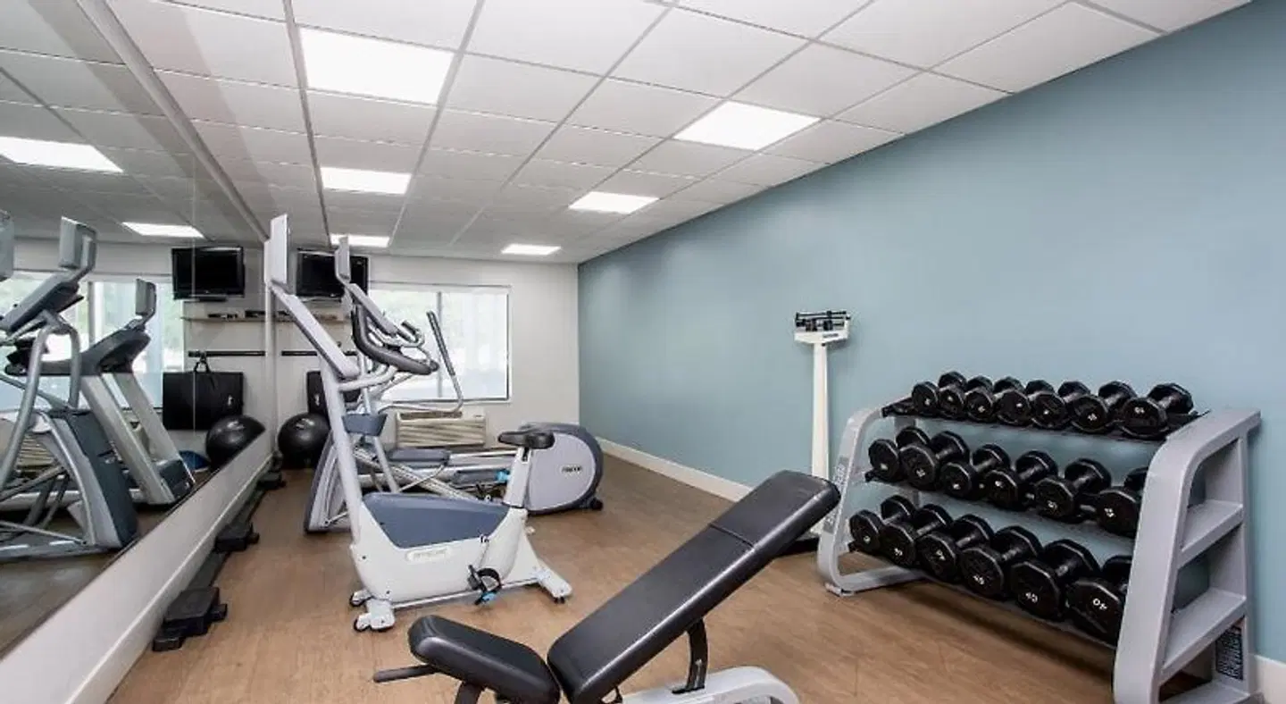Holiday Inn Express & Suites Jacksonville - Blount Island by IHG SPORTS_AND_LEISURE