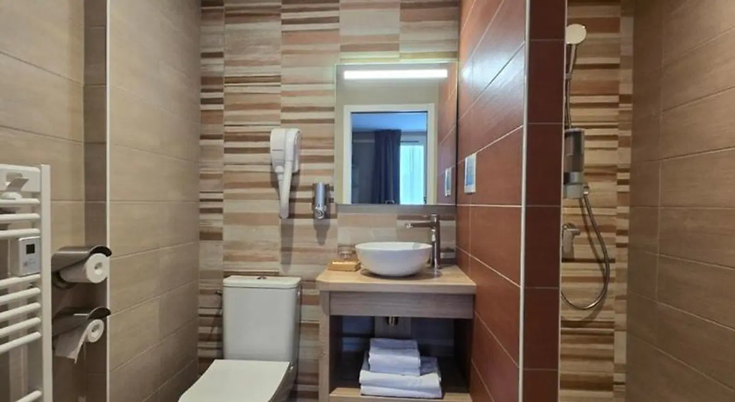 Beaune Hôtel Badezimmer