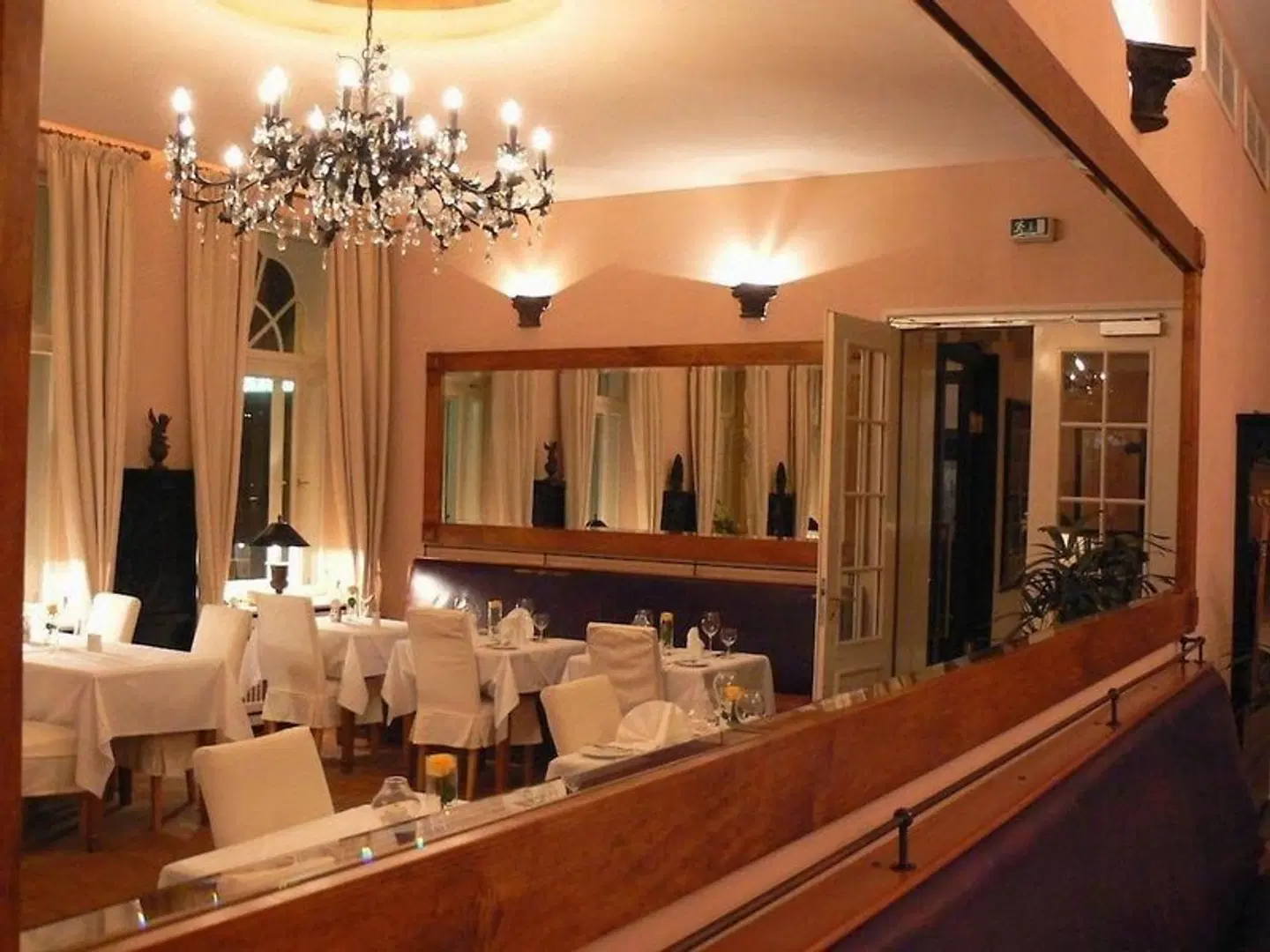 Niederländischer Hof Konferenz