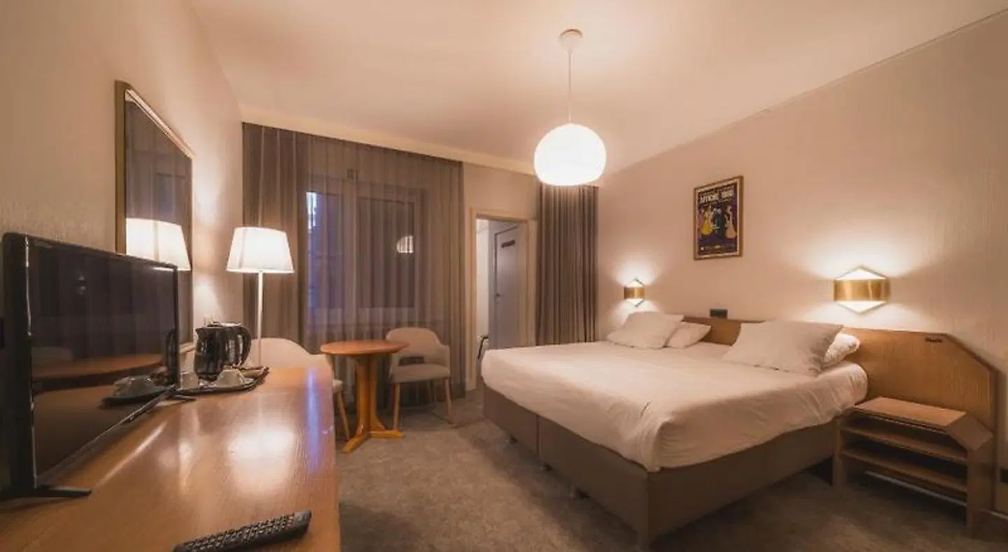 Prado ROOM_EXAMPLE