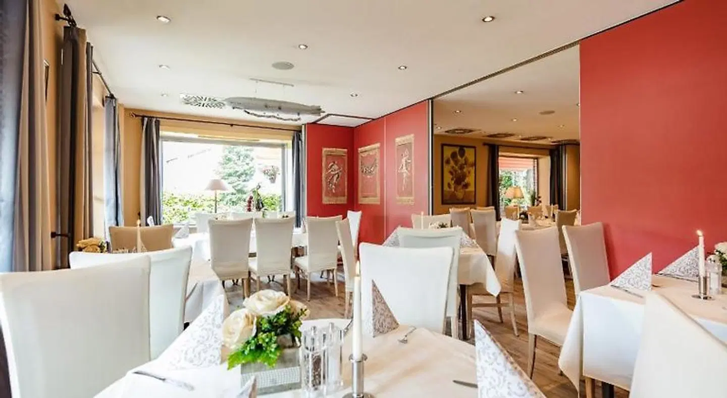 Hotel Business & More Restaurant