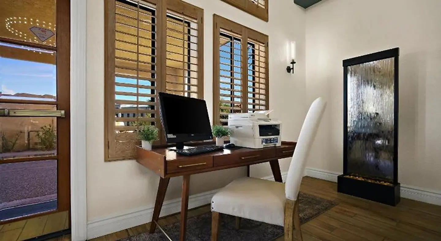 La Fuente Inn & Suites HEALTH_BEAUTY