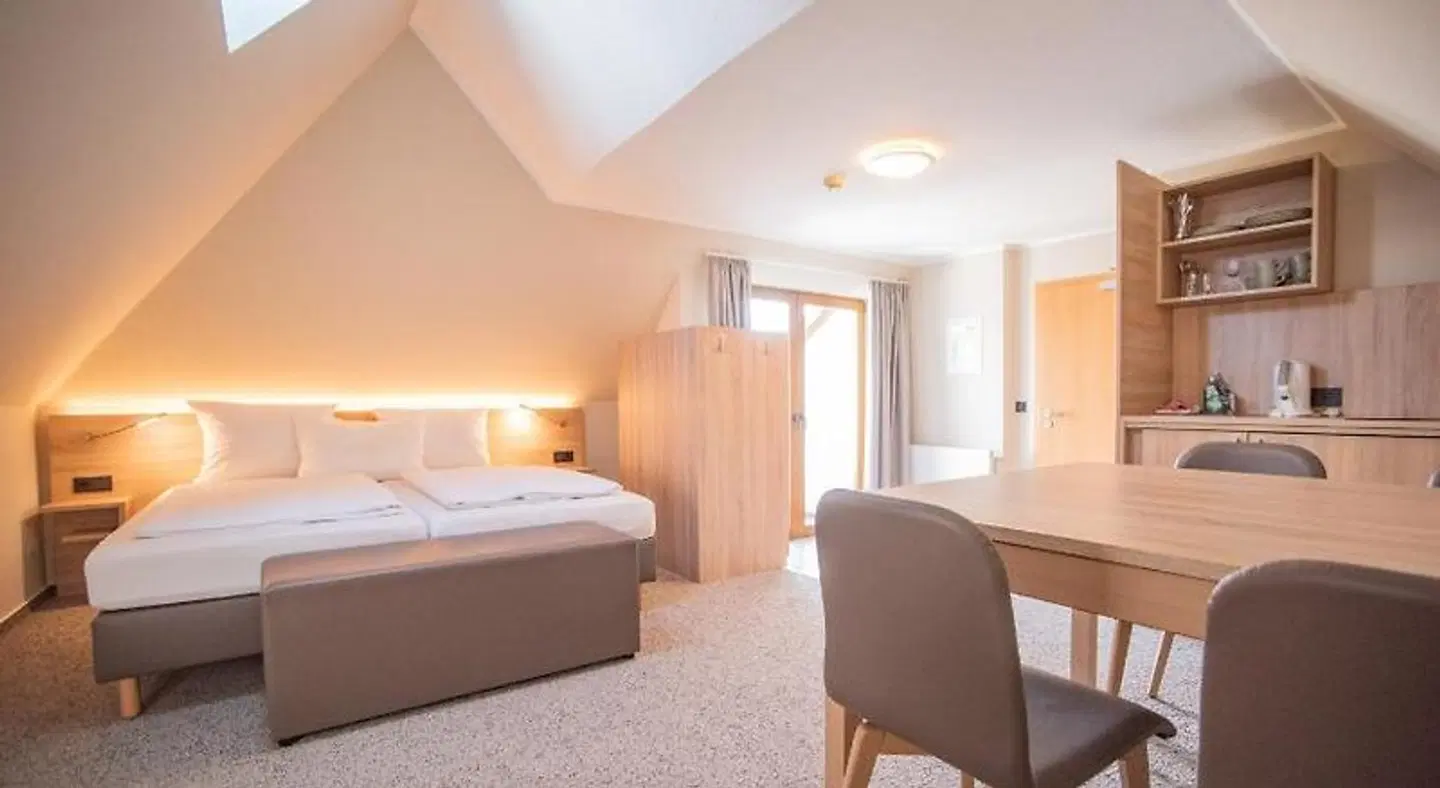 Hollmann ROOM_EXAMPLE