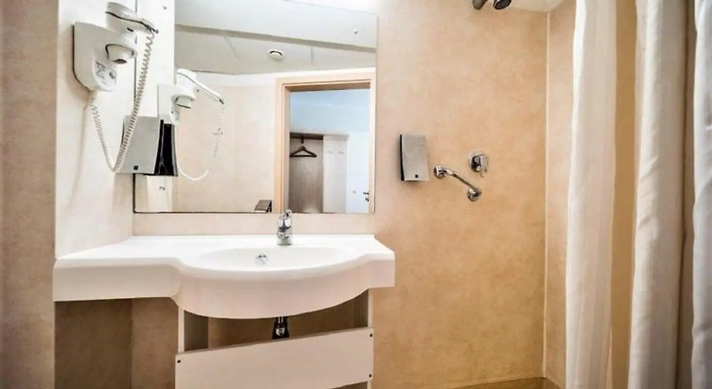ABC Hotel Bauska Badezimmer