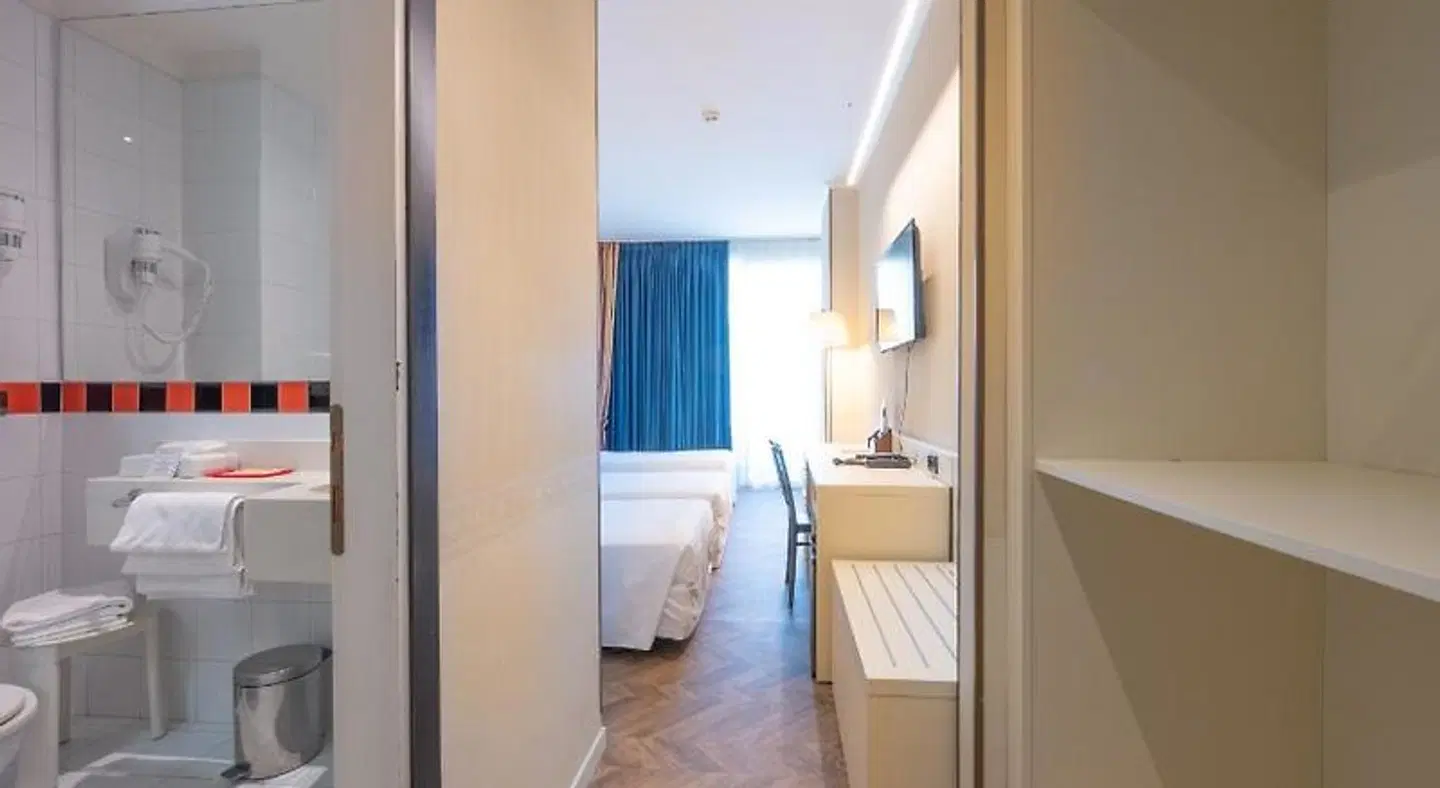 Admiral Art Hotel Badezimmer