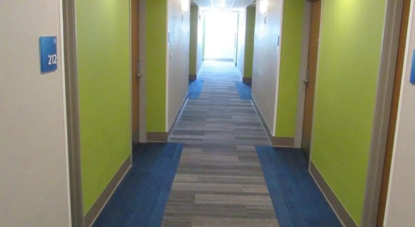 Holiday Inn Express & Suites Lincoln South by IHG HEALTH_BEAUTY