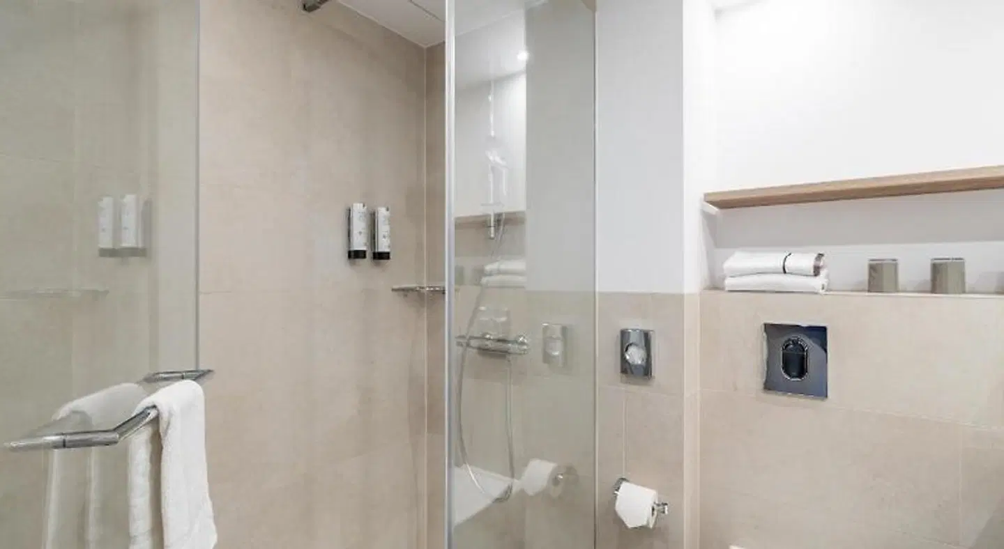 HARBR. Hotel Ludwigsburg Badezimmer