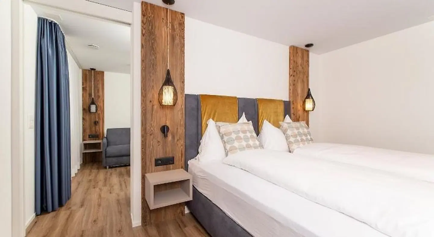 Engel ROOM_EXAMPLE